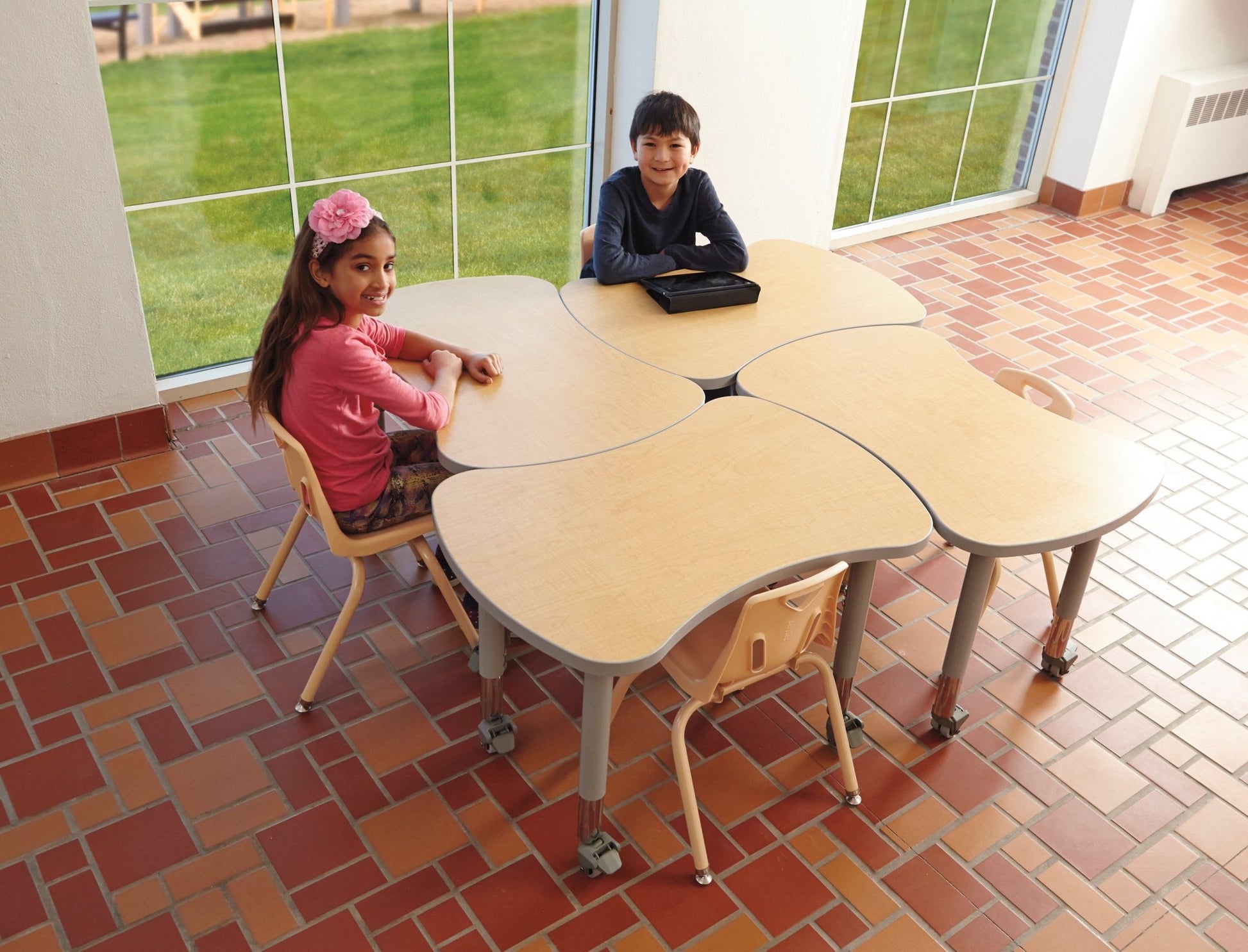 Berries Collaborative Bowtie Table - 24" X 35" - SchoolOutlet