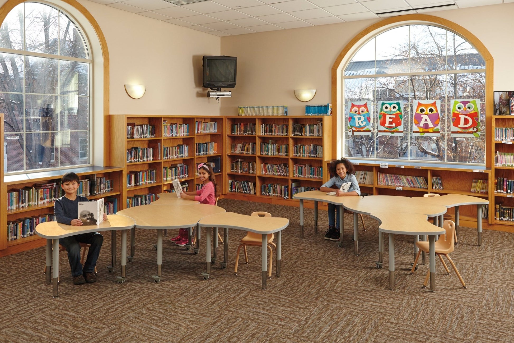 Berries Collaborative Hub Table - 44" X 47" - SchoolOutlet