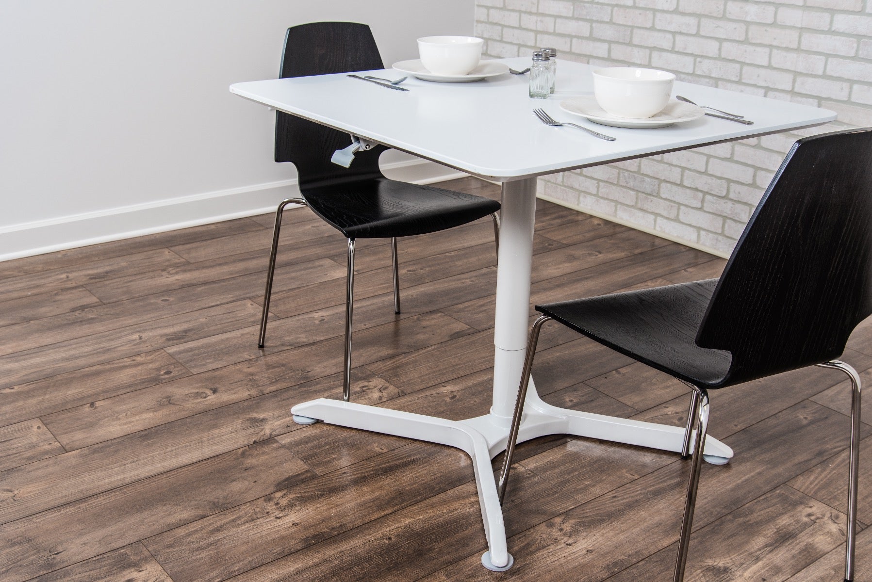 Luxor LX-PNADJ-32SQ - 32" Pneumatic Height Adjustable Square Caffee Table (LUX-LX-PNADJ-32SQ) - SchoolOutlet